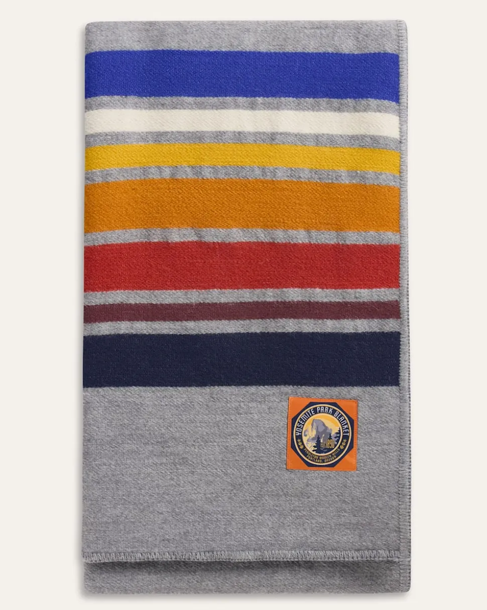 YOSEMITE NATIONAL PARK THROW WITH CARRIER